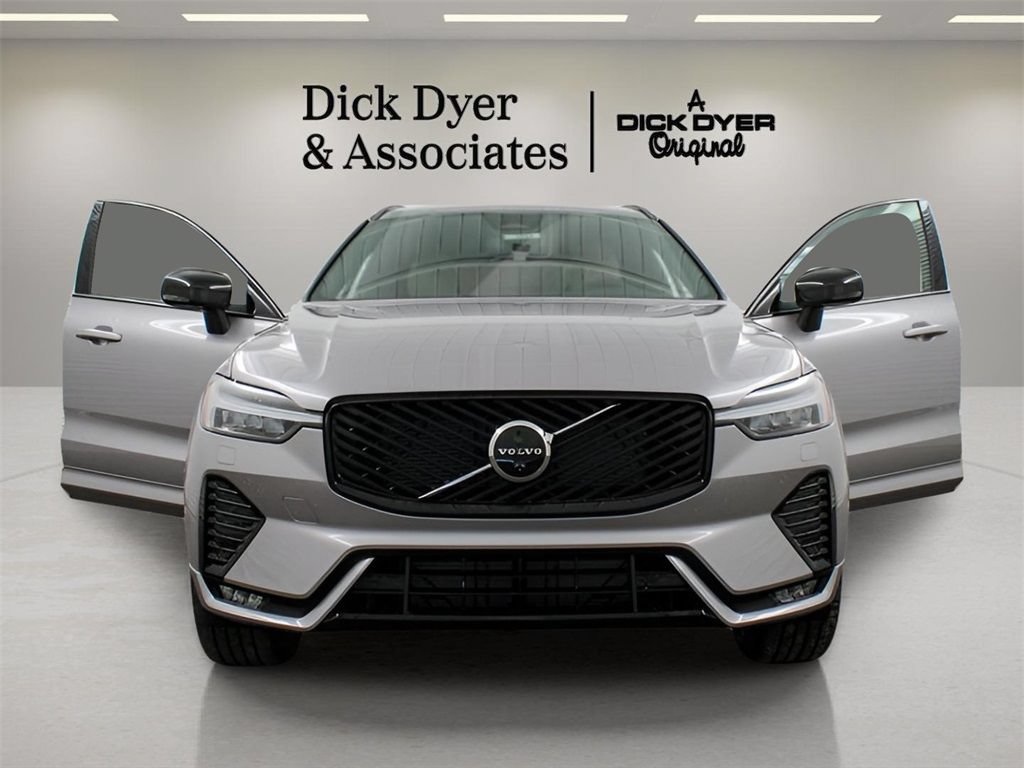Certified 2026 Volvo XC60 B5 Plus w/ Protection Package Premier AWD/4WD image 8