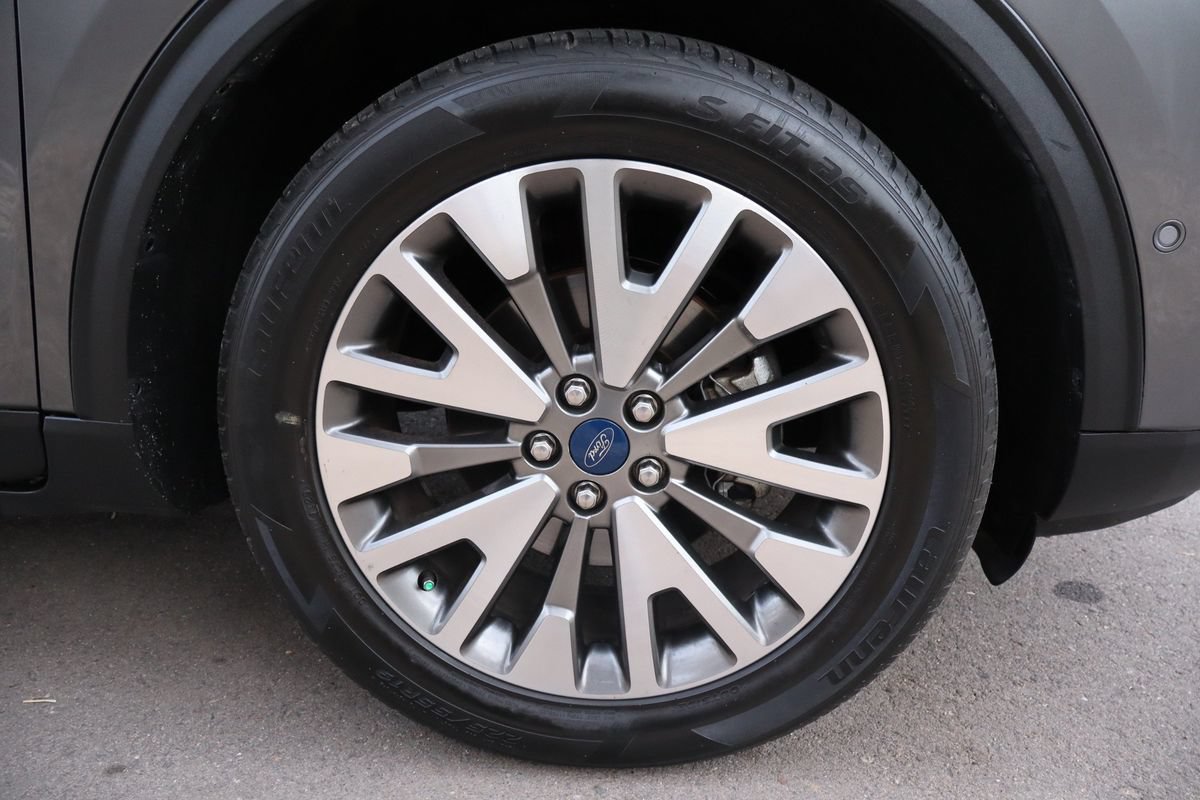 Used 2021 Ford Escape Titanium AWD/4WD image 44