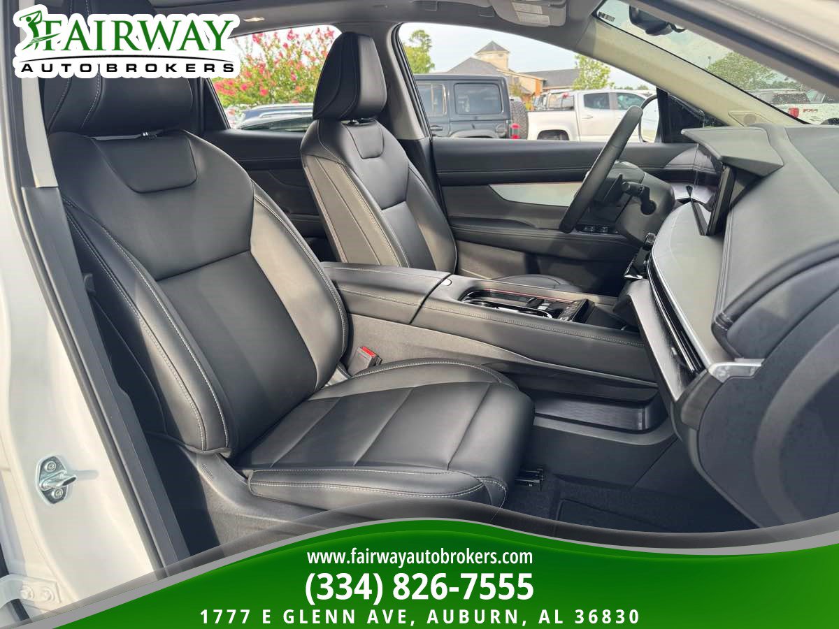 Used 2025 Nissan Murano SL AWD/4WD image 12