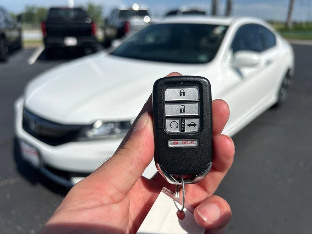 Used 2017 Honda Accord EX-L image 41