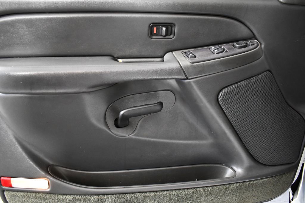 Used 2005 GMC Sierra 2500 SLE image 30