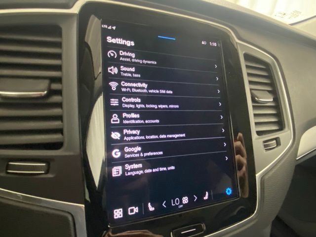 Certified 2025 Volvo XC90 B5 Core image 23