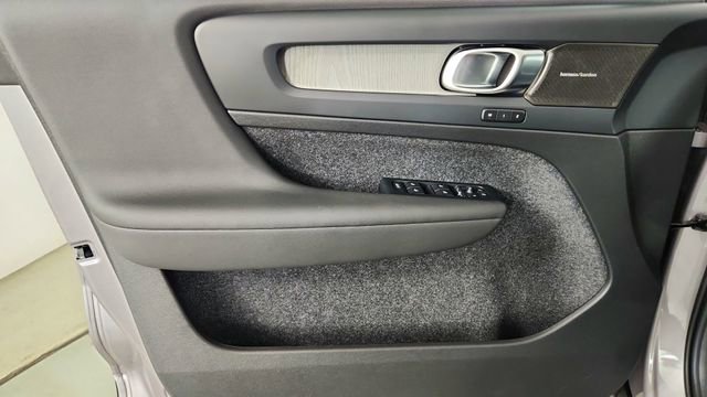 New 2026 Volvo XC40 B5 Ultra w/ Climate Package AWD/4WD image 9