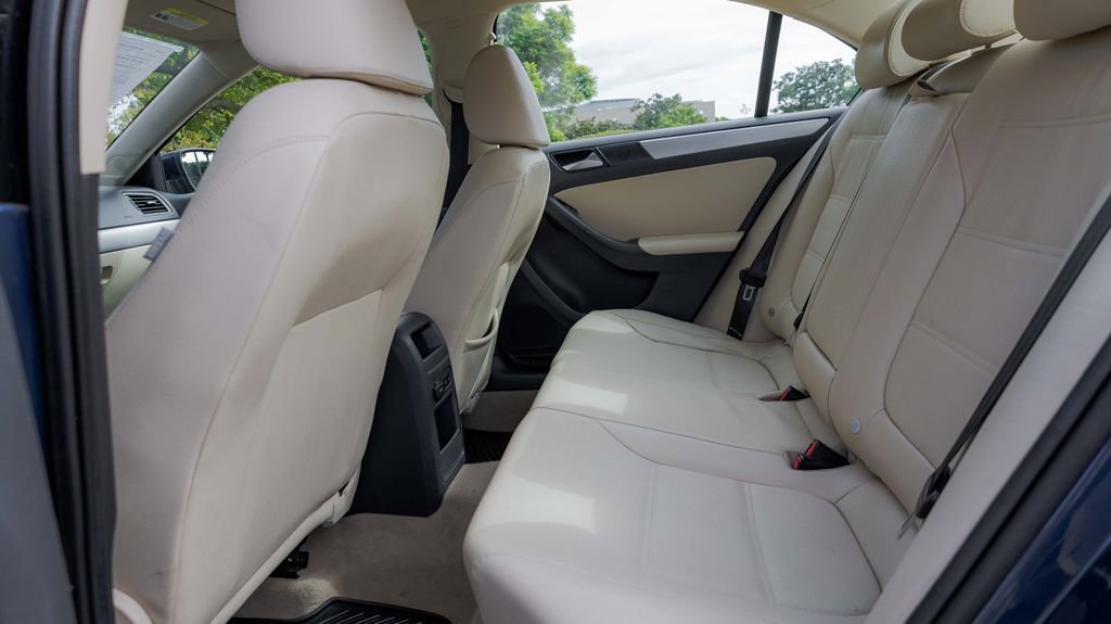 Used 2012 Volkswagen Jetta TDI image 25