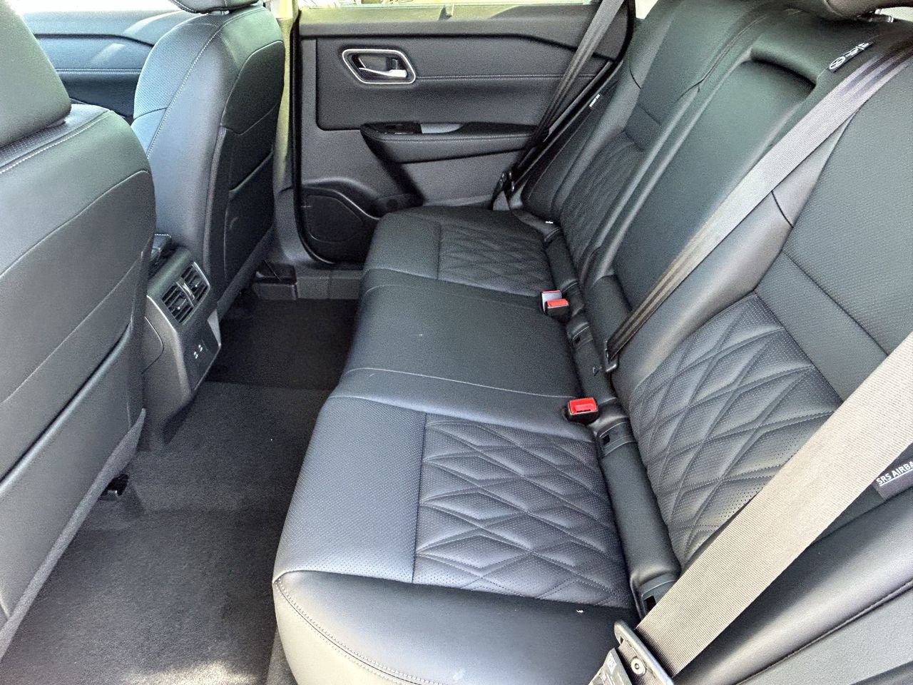 New 2026 Nissan Rogue Platinum image 14