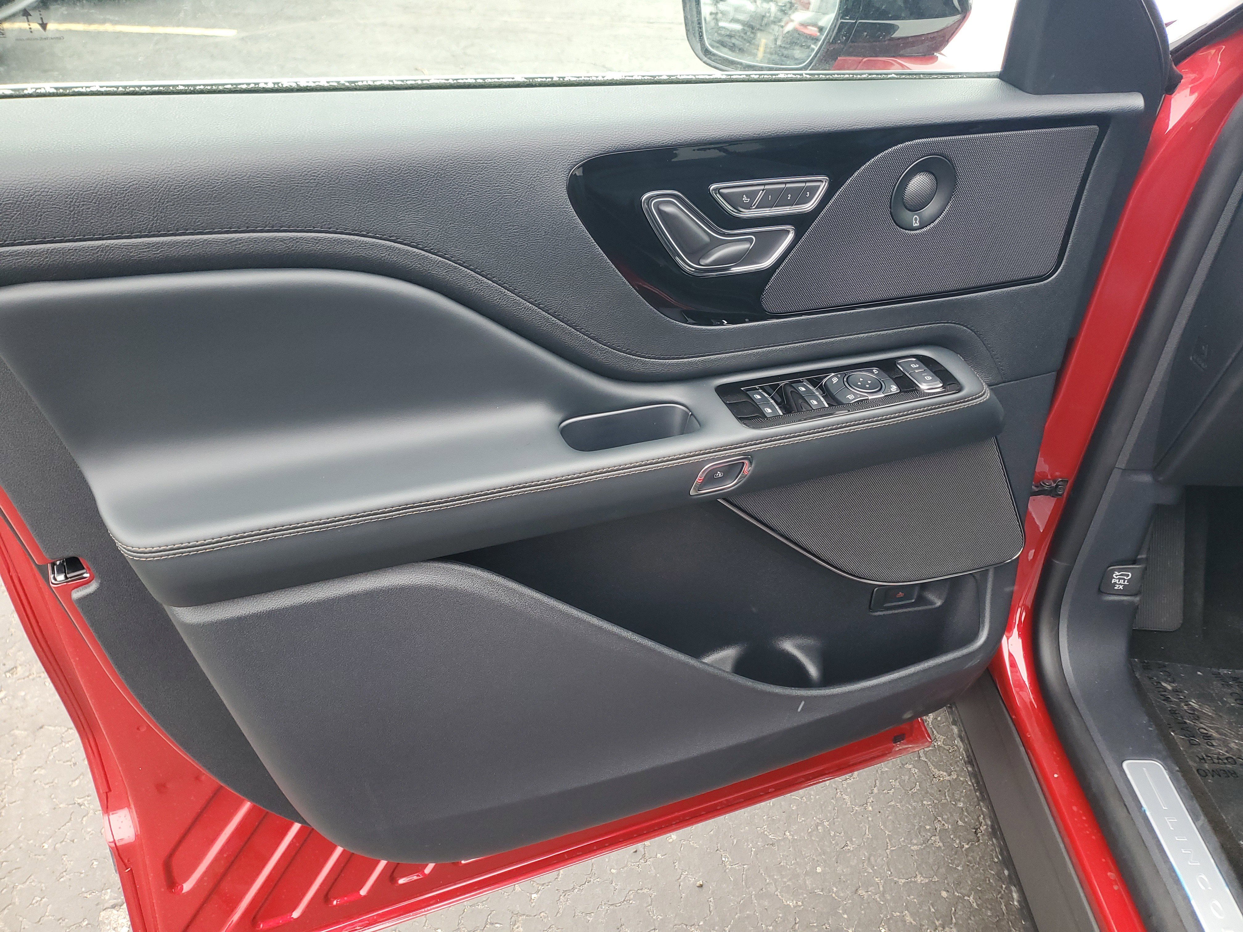 New 2026 Lincoln Aviator AWD image 8