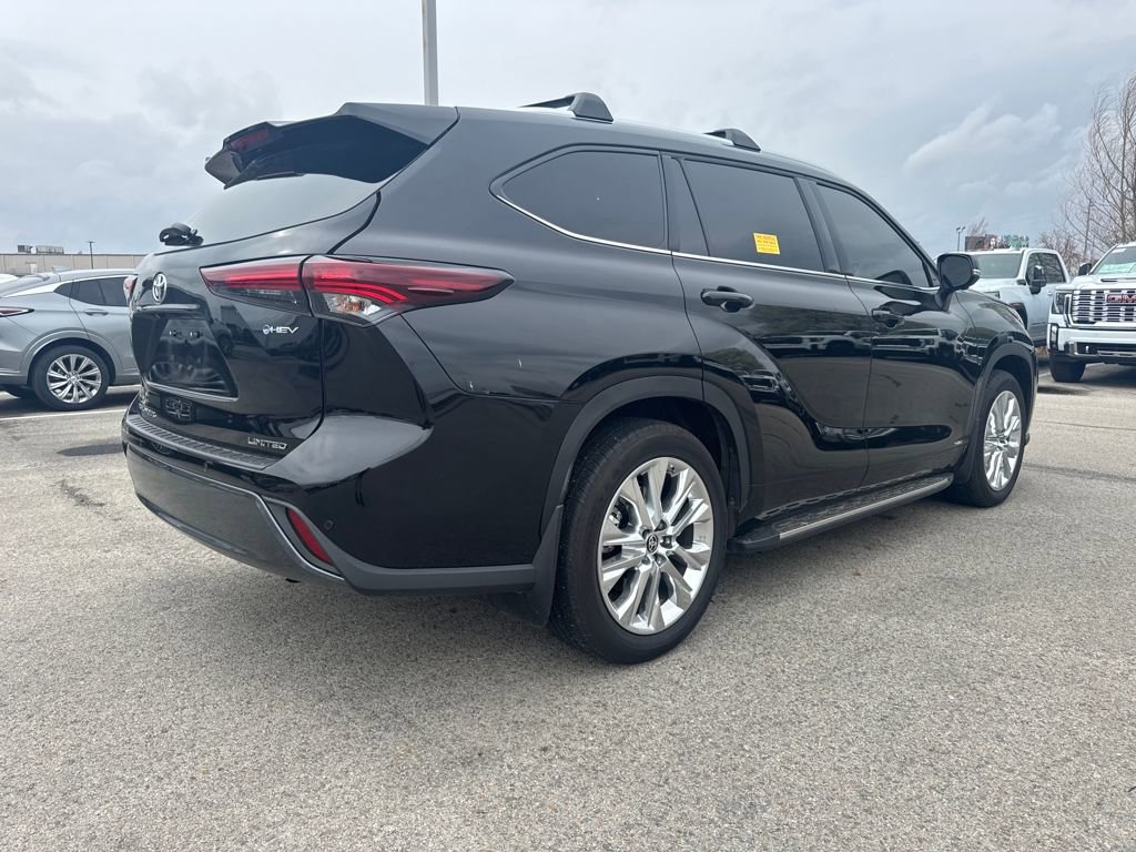 Used 2025 Toyota Highlander Limited image 6