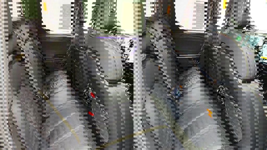 Used 2022 Rivian R1T Adventure image 24