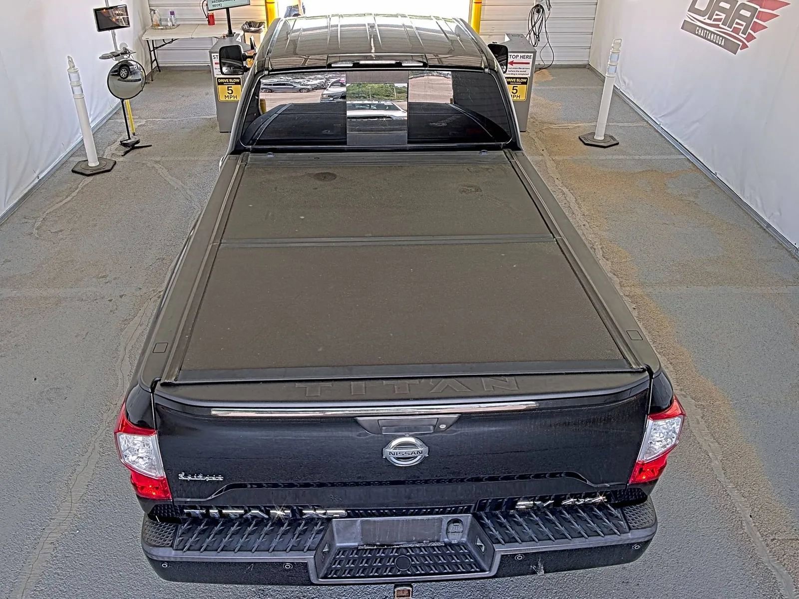 Used 2018 Nissan Titan SV w/ SV Convenience Package AWD/4WD image 3