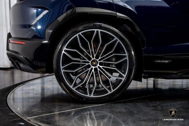 Used 2025 Lamborghini Urus SE AWD/4WD image 17