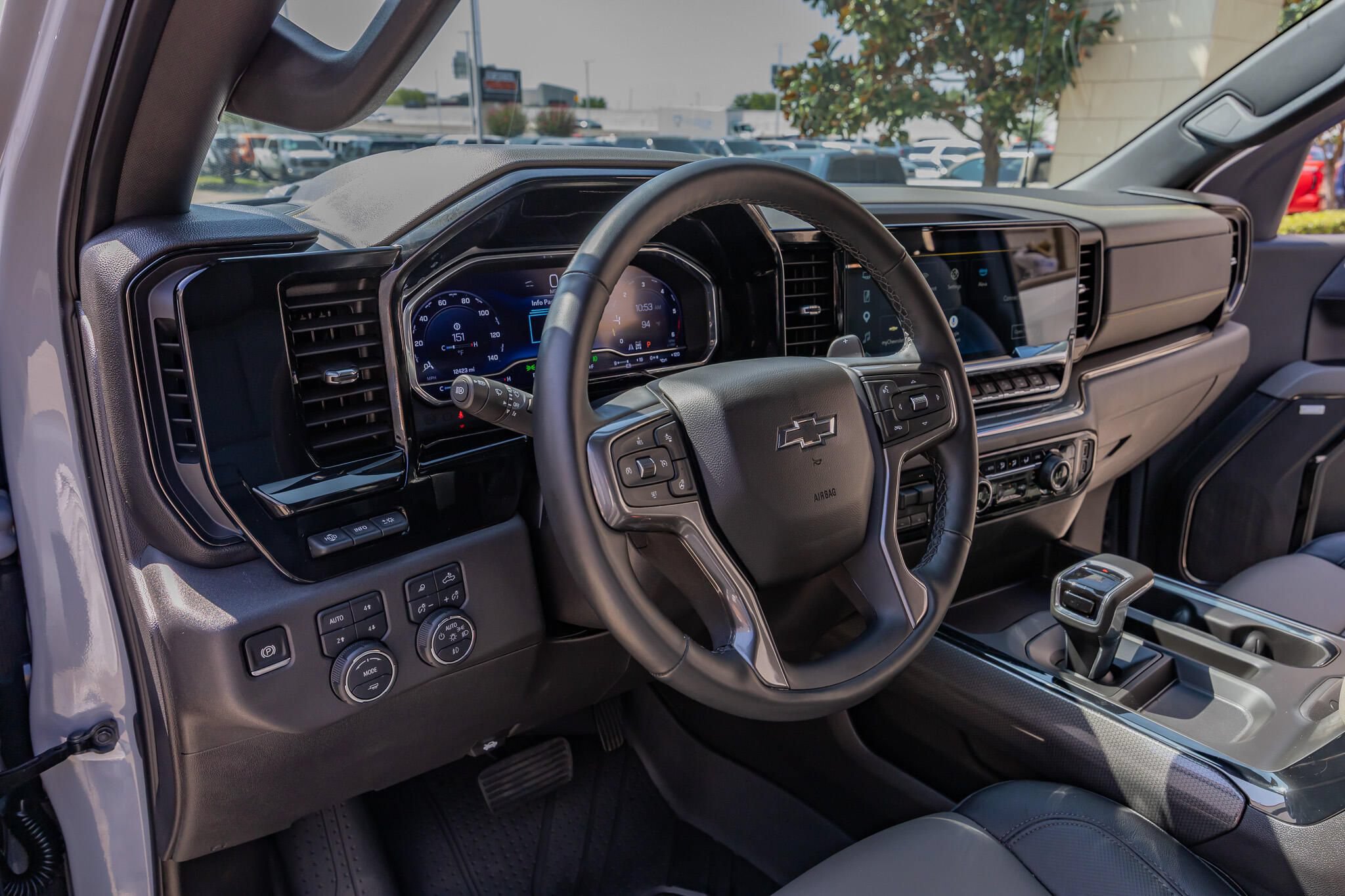 Used 2025 Chevrolet Silverado 1500 ZR2 w/ Technology Package AWD/4WD image 17