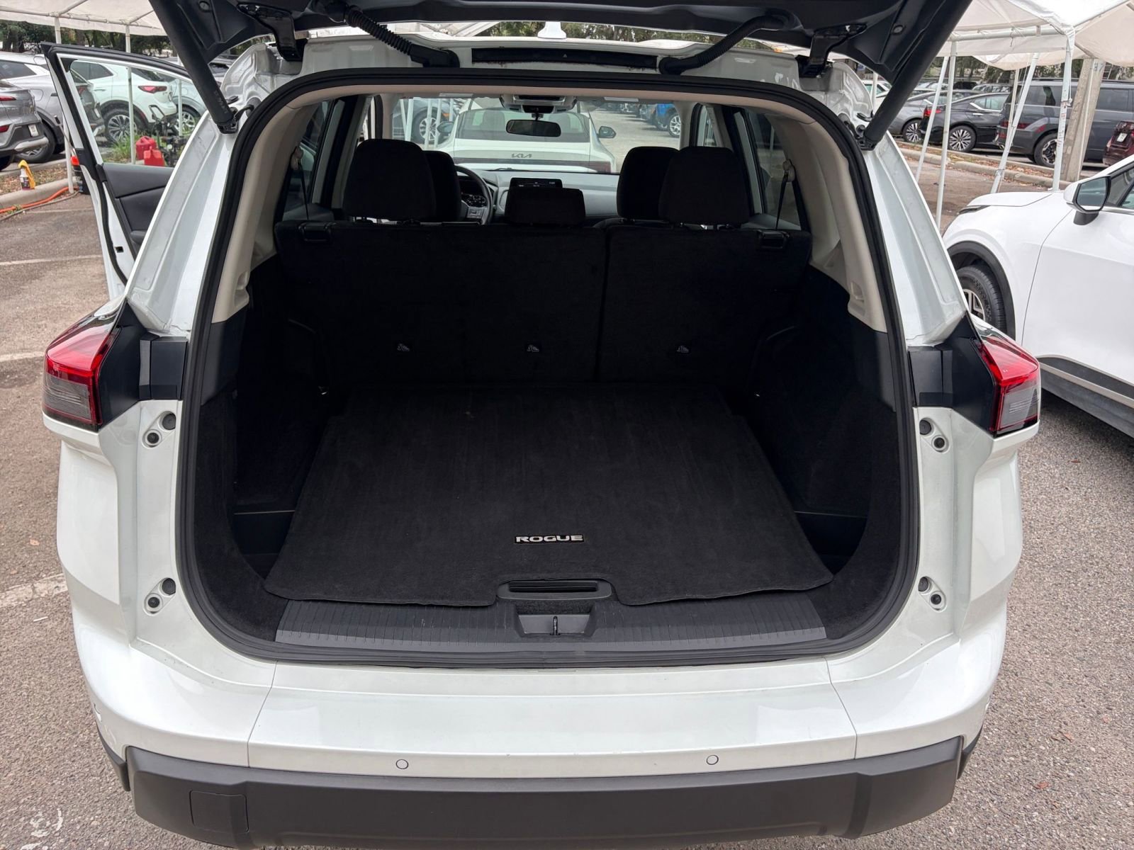 Used 2025 Nissan Rogue SV AWD/4WD image 32