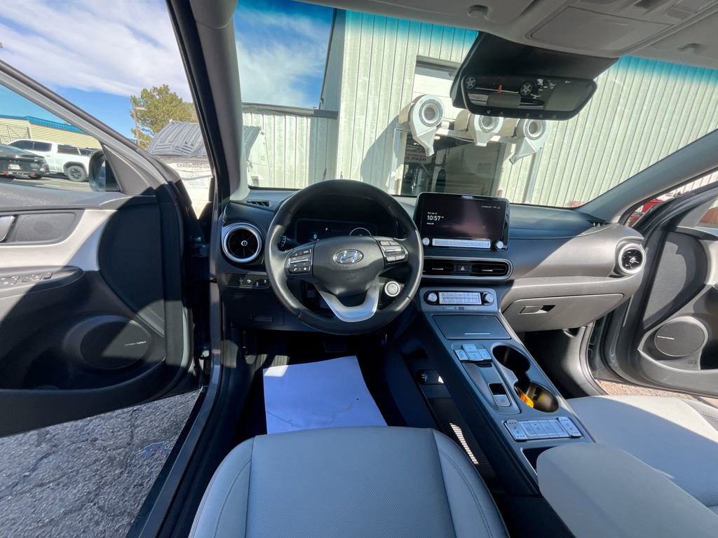 Used 2023 Hyundai Kona Limited image 25