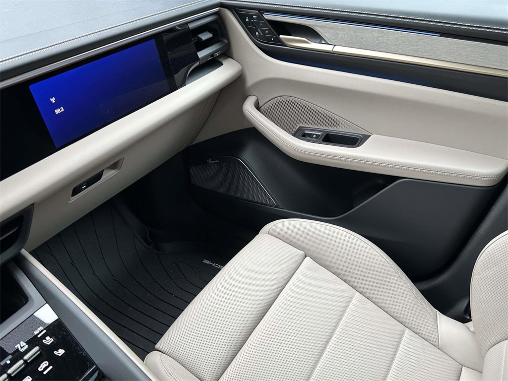 Certified 2024 Porsche Macan Turbo Electric image 27