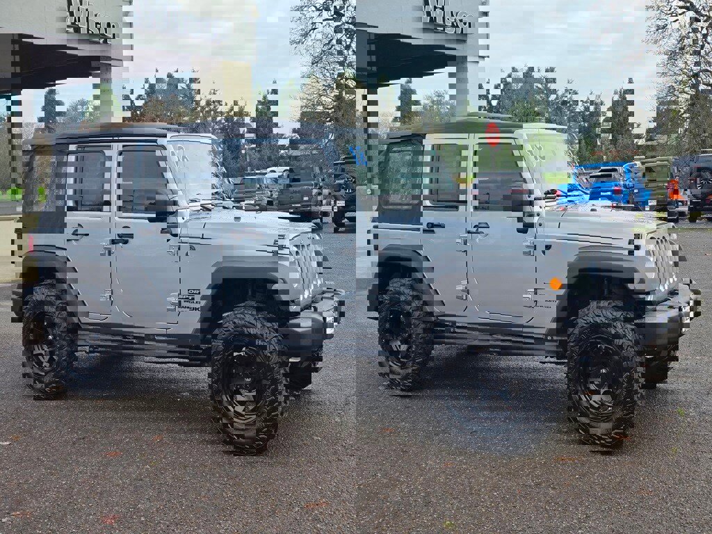 Used 2018 Jeep Wrangler Unlimited Sport w/ Connectivity Group image 3