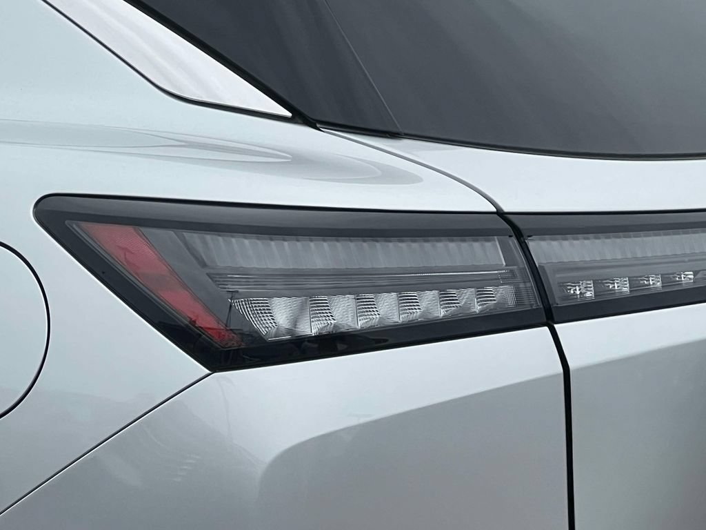 Used 2025 Nissan Murano SL AWD/4WD image 10
