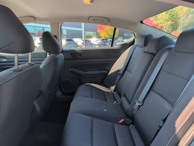 Used 2025 Nissan Altima 2.5 SV FWD image 18
