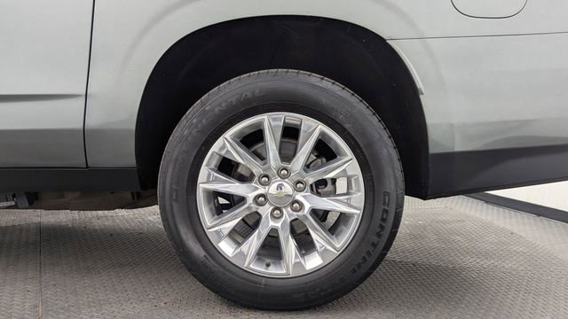 Used 2023 Chevrolet Suburban Premier image 25