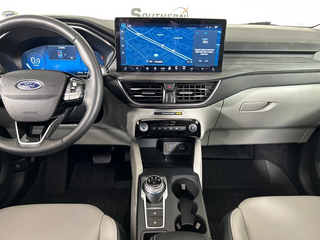 Used 2023 Ford Escape Platinum AWD/4WD image 18