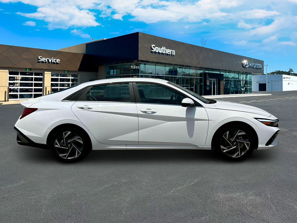 New 2025 Hyundai Elantra Limited FWD image 10