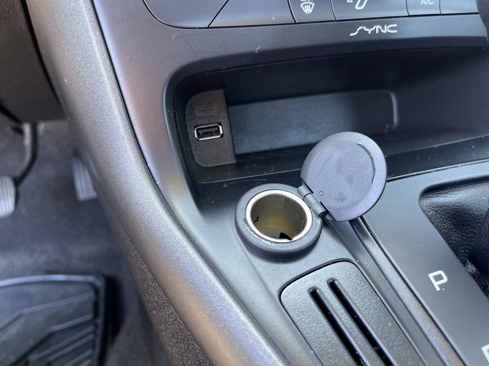 Used 2017 Ford Focus SEL image 25