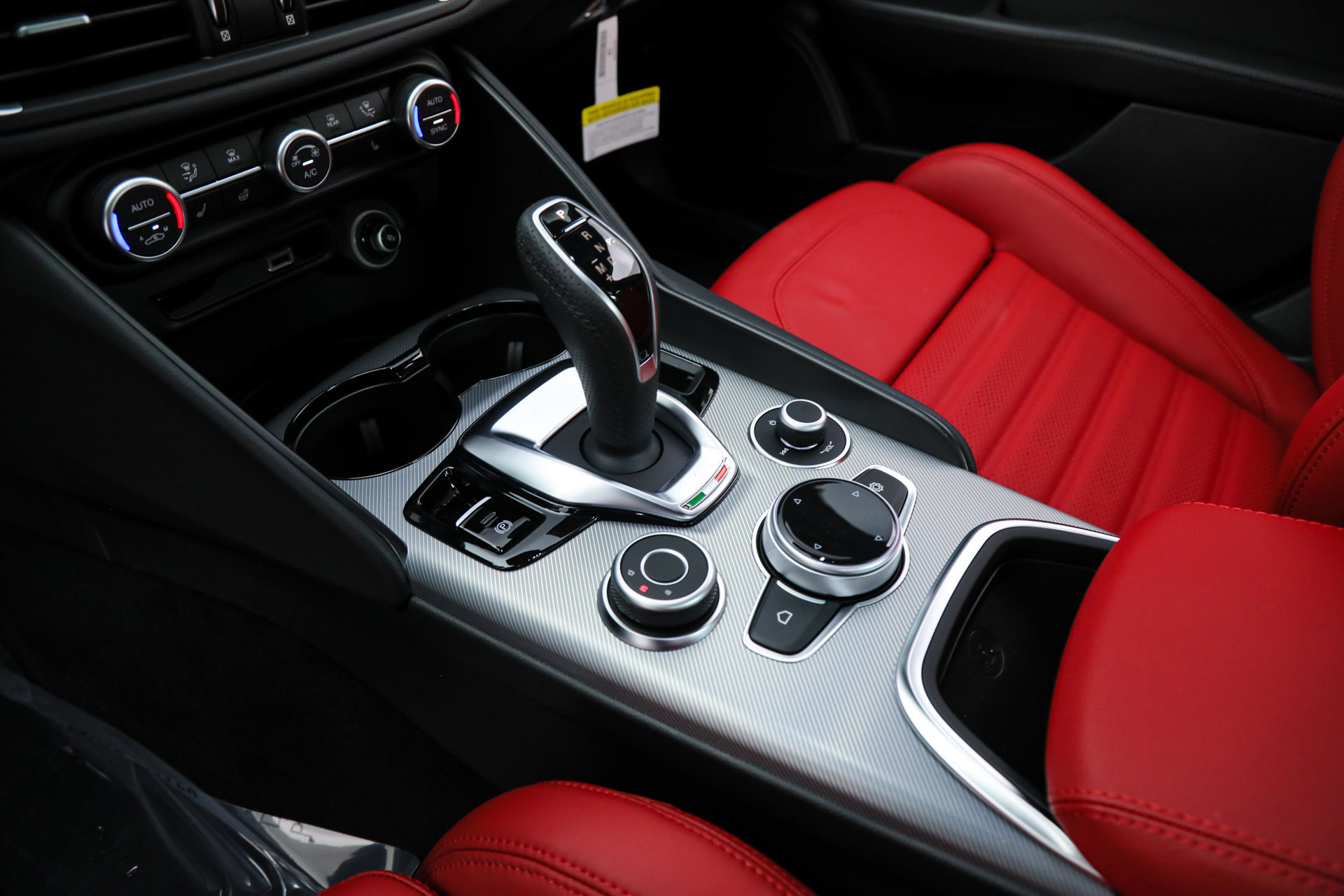 New 2025 Alfa Romeo Giulia w/ Driving Assist Package image 21