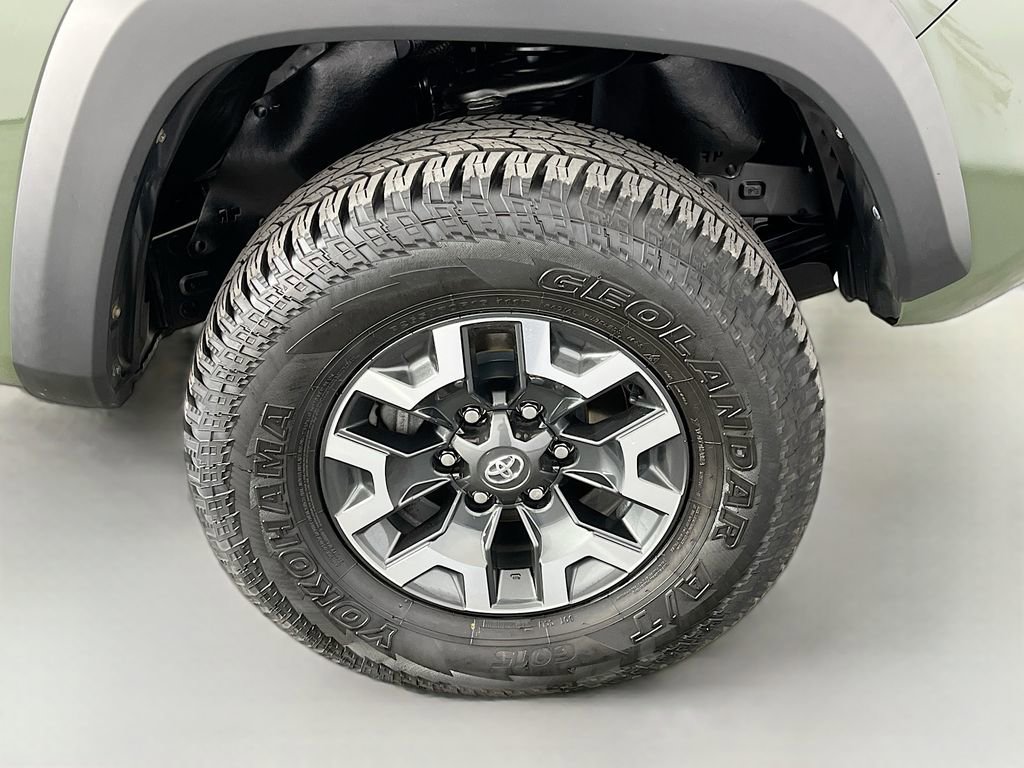 Used 2022 Toyota Tacoma TRD Off-Road image 33