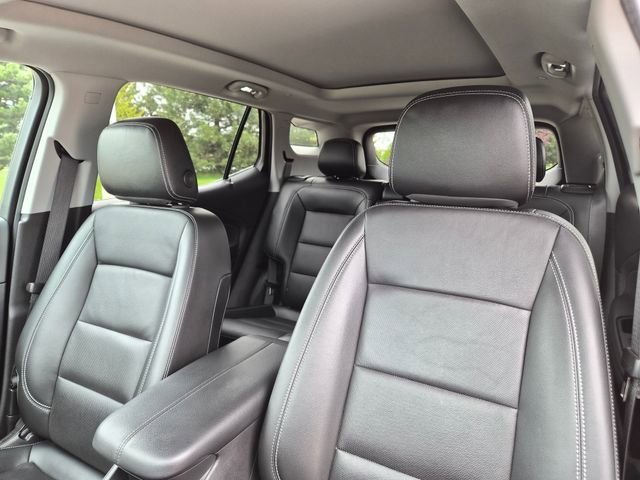 Used 2022 GMC Terrain SLT w/ Infotainment Package II AWD/4WD image 17