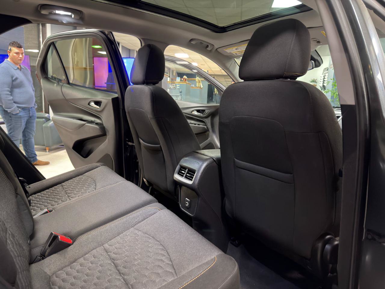 Used 2020 Chevrolet Equinox LT FWD image 27