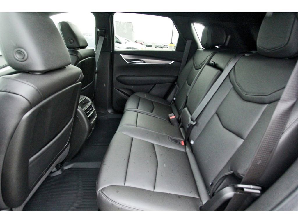 New 2025 Cadillac XT5 Luxury image 7
