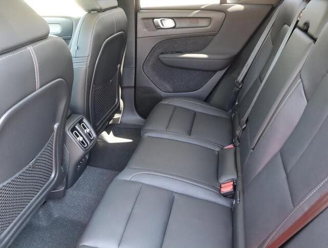 New 2024 Volvo XC40 B5 Plus w/ Climate Package AWD/4WD image 19