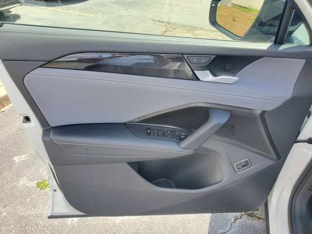 Certified 2025 Volkswagen Tiguan SE R-Line FWD image 25