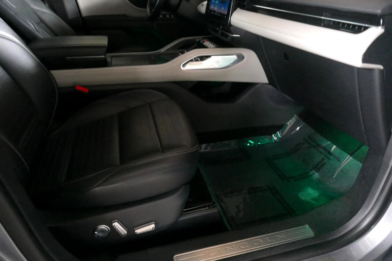 Used 2024 Lincoln Nautilus Reserve image 15