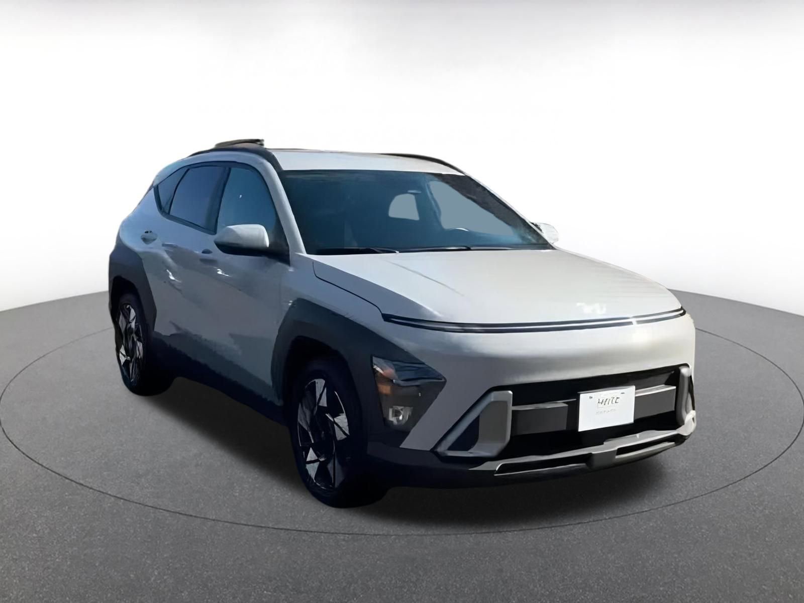 Used 2025 Hyundai Kona SEL image 3
