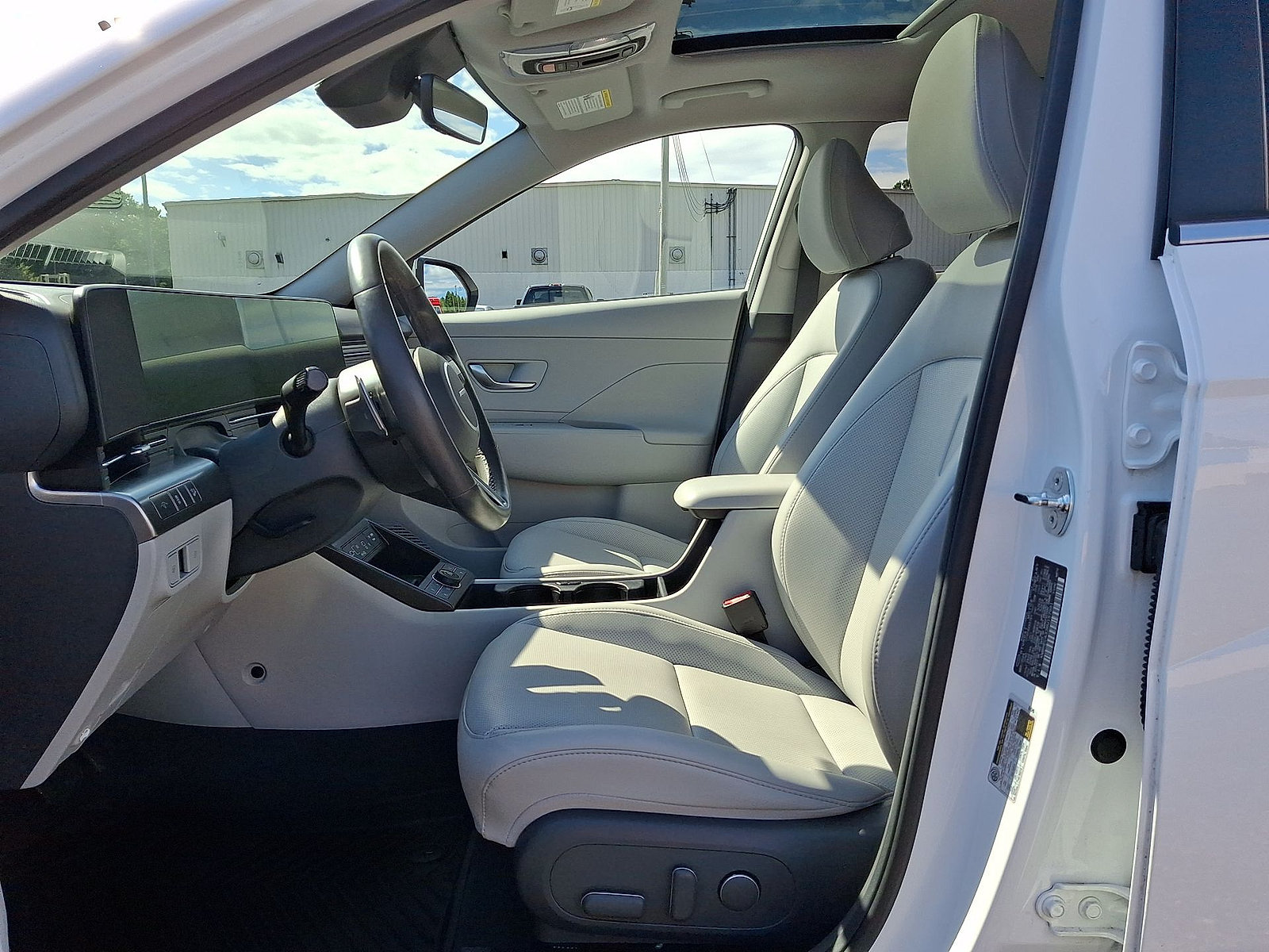 Certified 2024 Hyundai Kona Limited AWD/4WD image 17