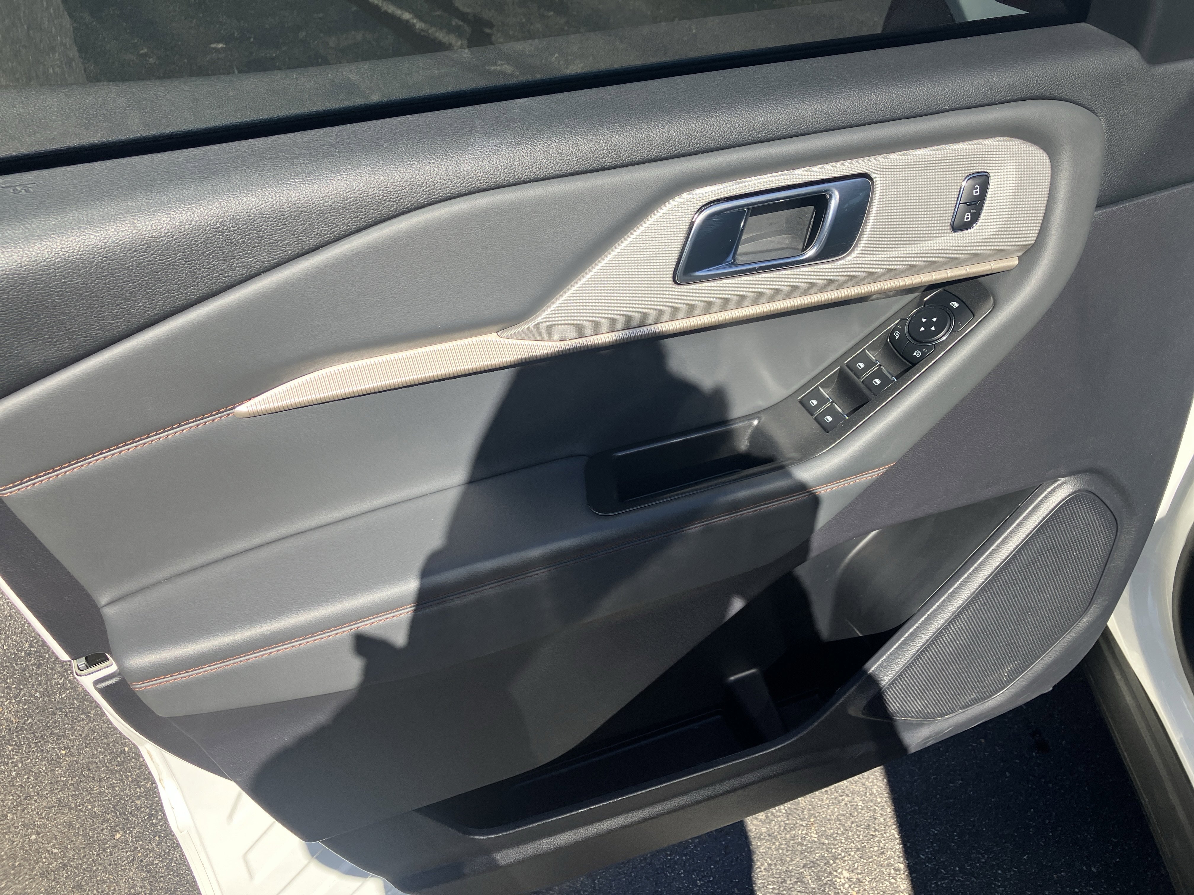 Certified 2025 Ford Explorer Active AWD/4WD image 17