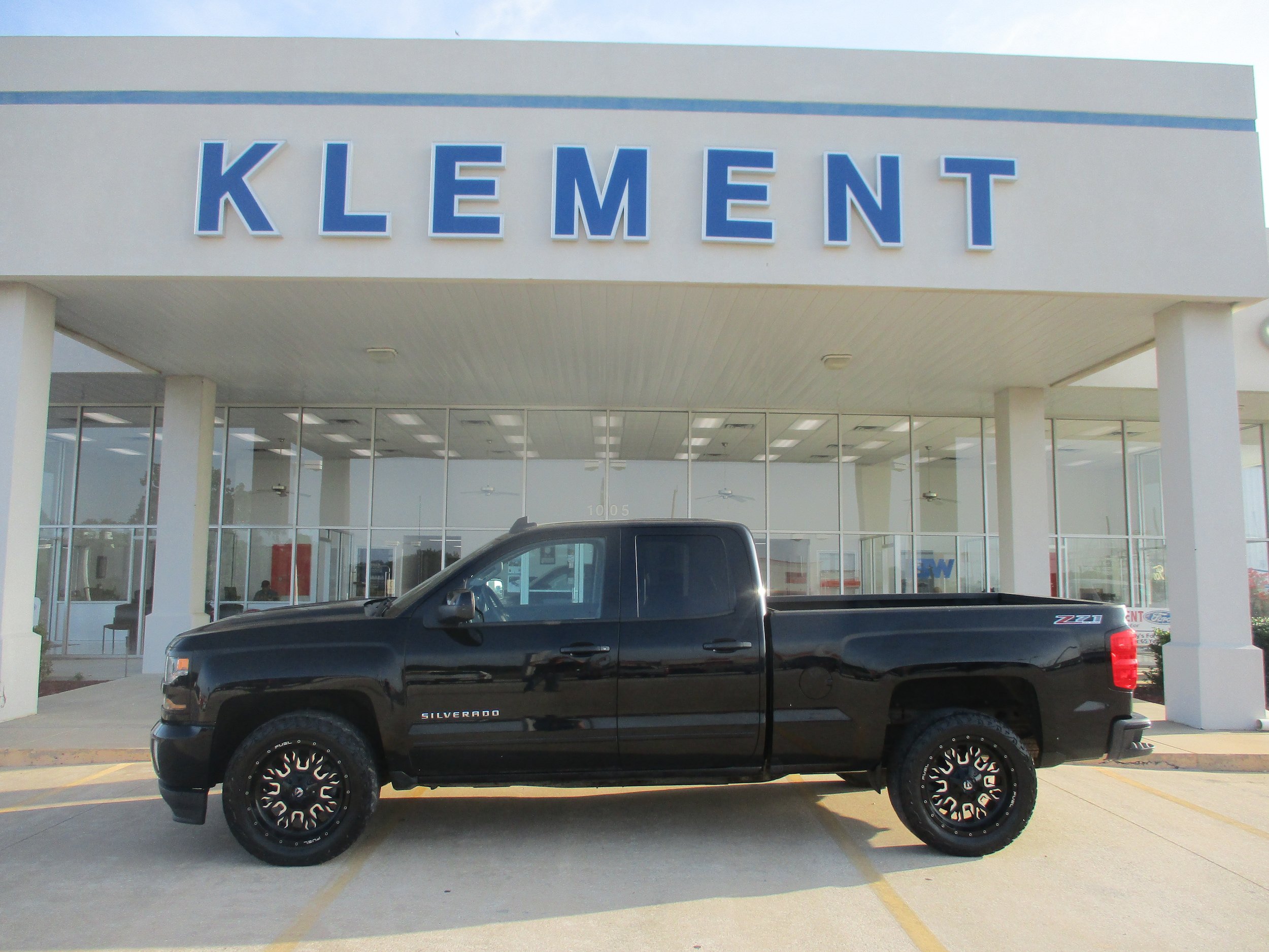Used 2017 Chevrolet Silverado 1500 LT w/ All Star Edition AWD/4WD image 1