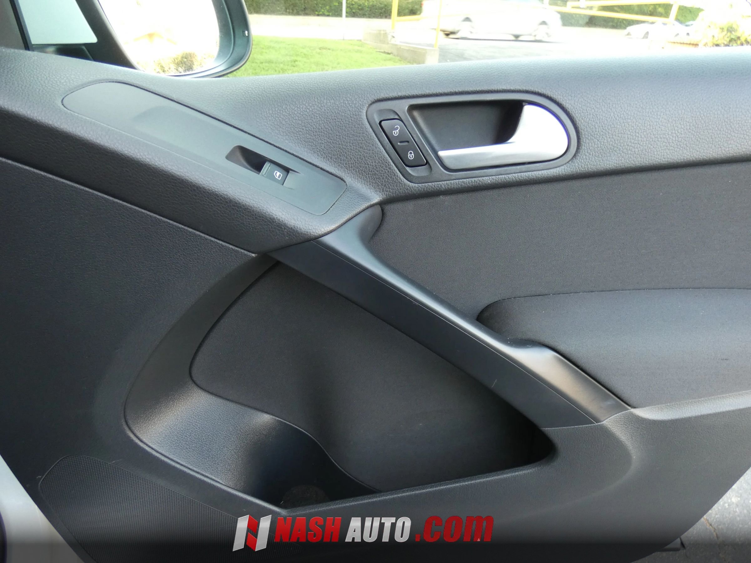 Used 2017 Volkswagen Tiguan S FWD image 29
