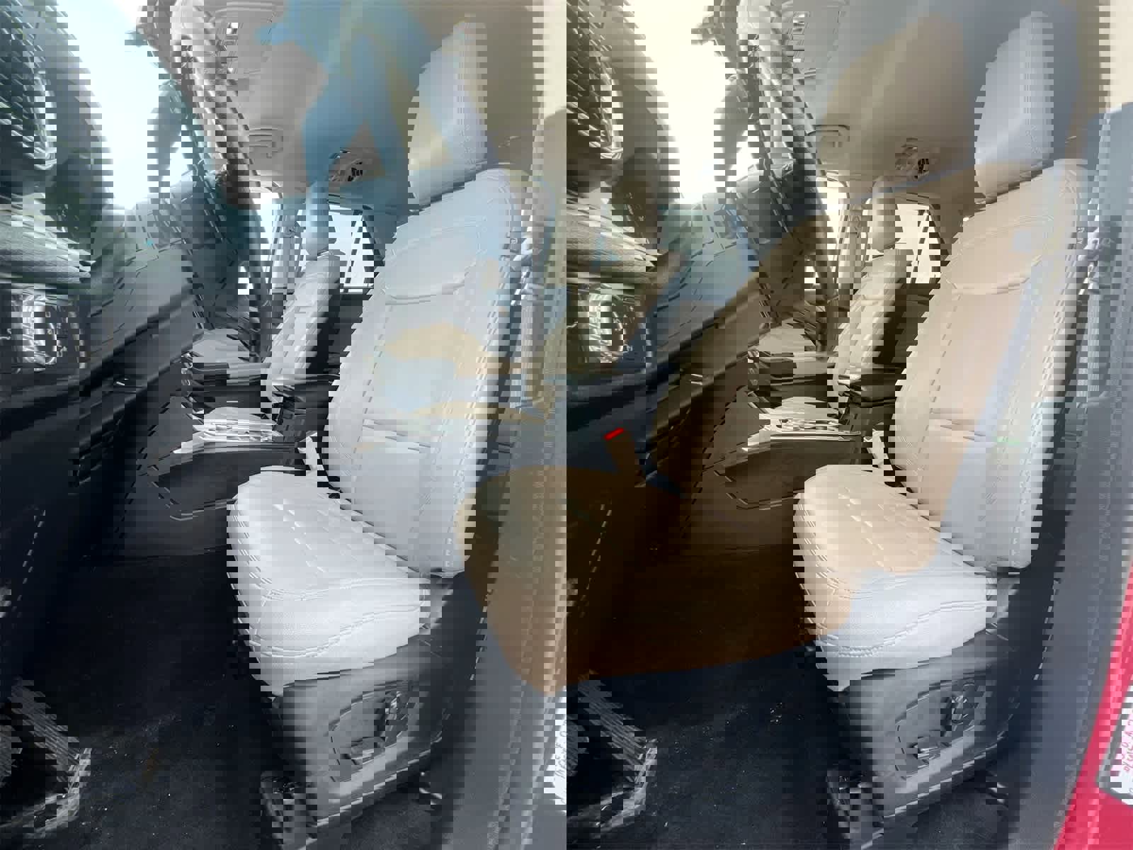 Used 2020 Ford Explorer XLT w/ Equipment Group 202A image 16