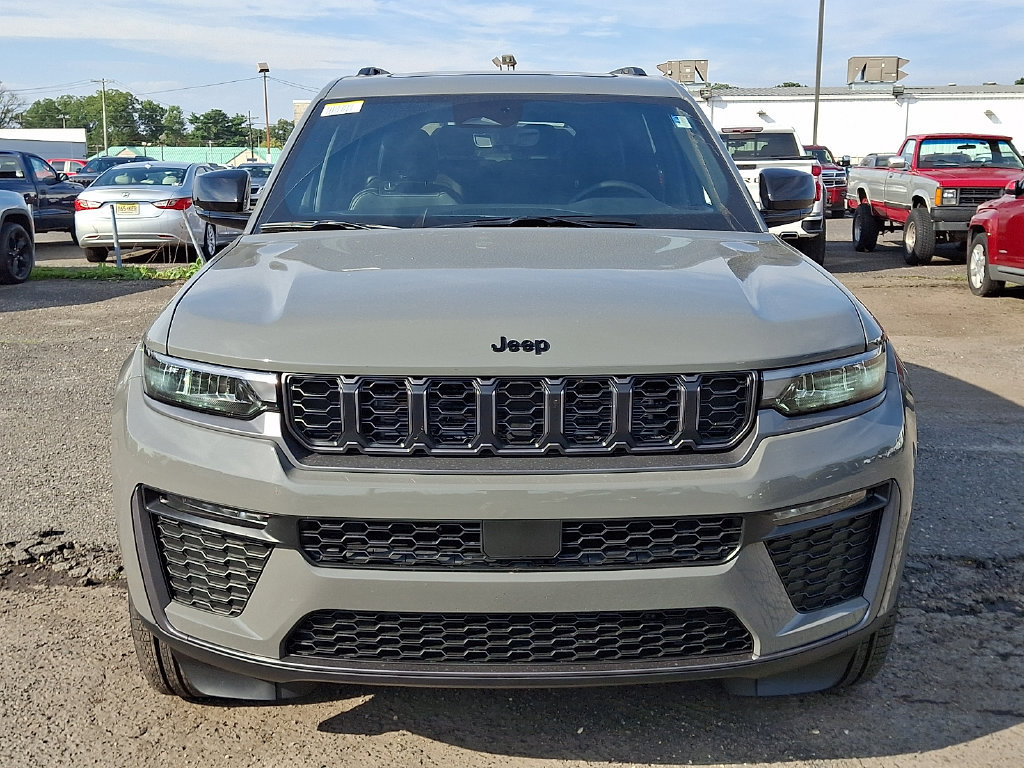 New 2027 Jeep Grand Cherokee L Limited AWD/4WD image 2