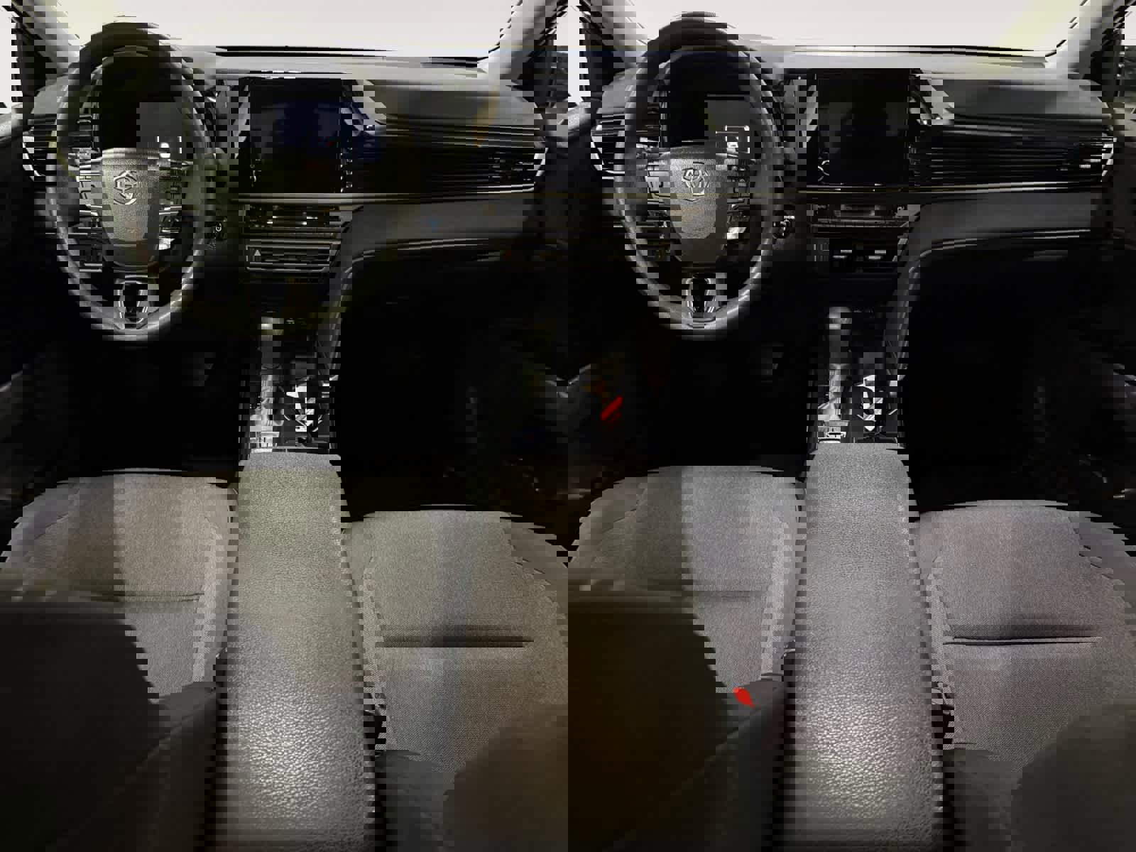 Used 2025 Toyota Camry LE image 19