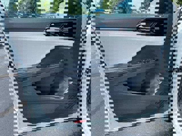 New 2025 Volkswagen Taos S image 23