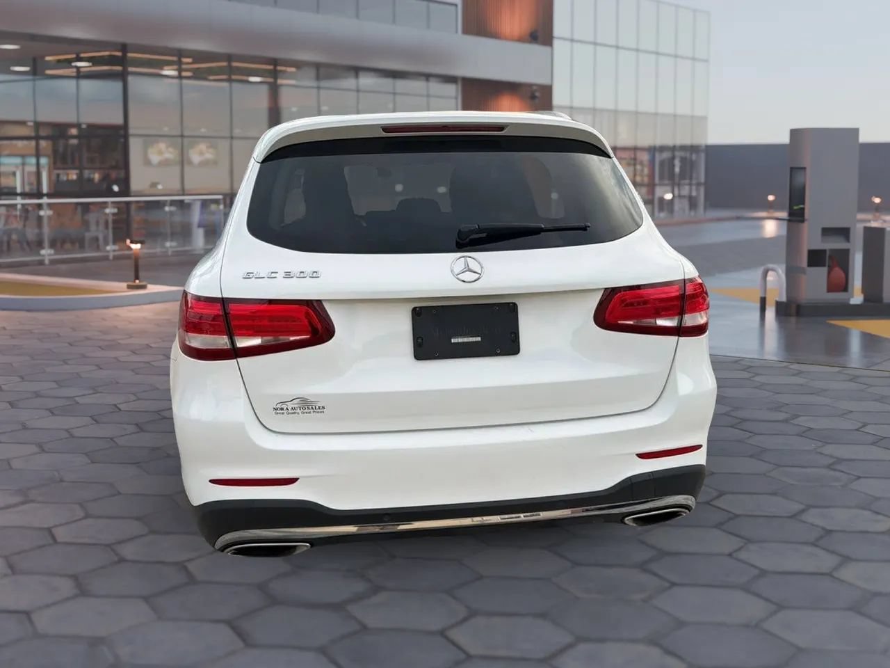 Used 2017 Mercedes-Benz GLC 300 w/ Premium 2 Package image 8