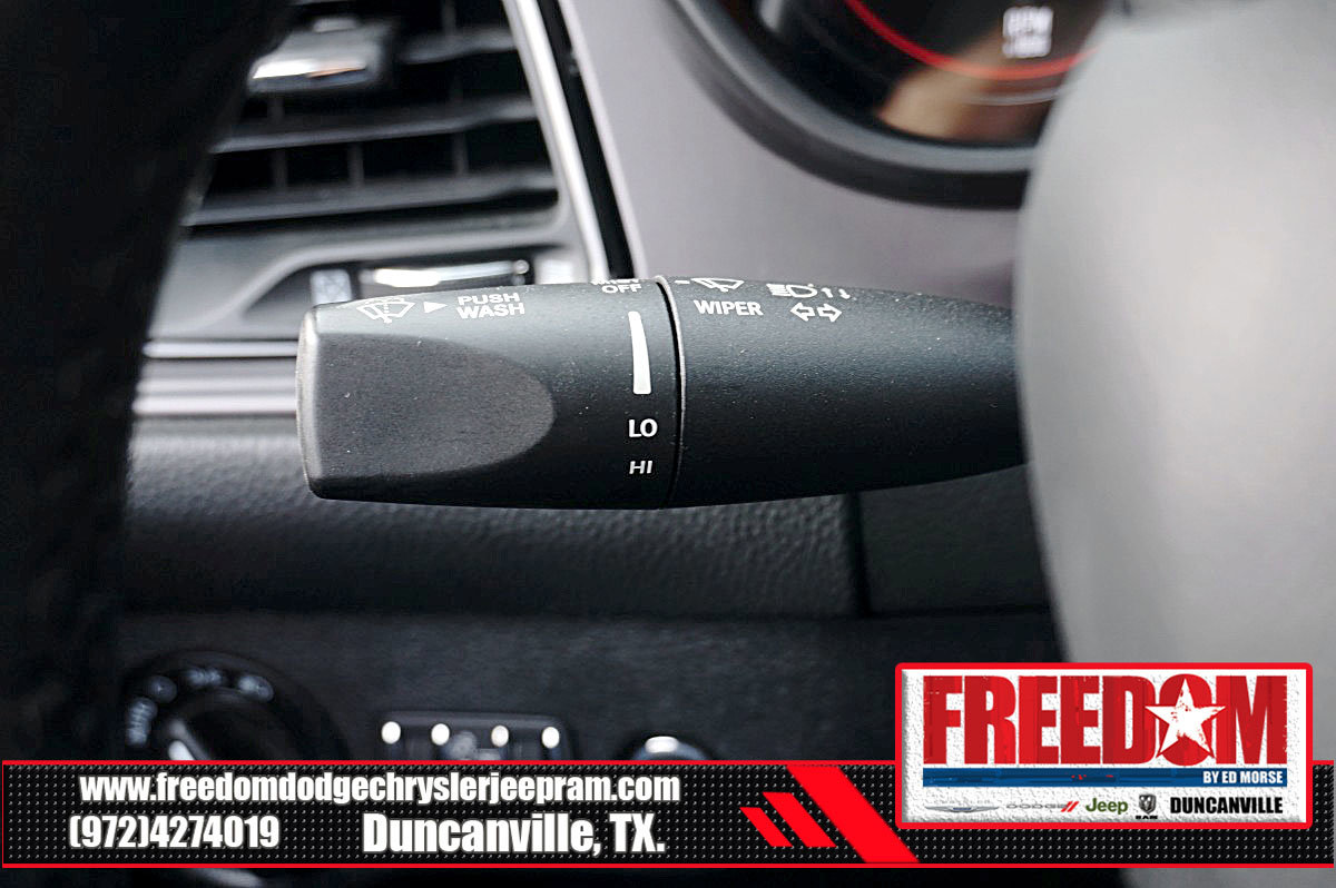 Used 2023 Dodge Challenger R/T w/ Blacktop Package image 26