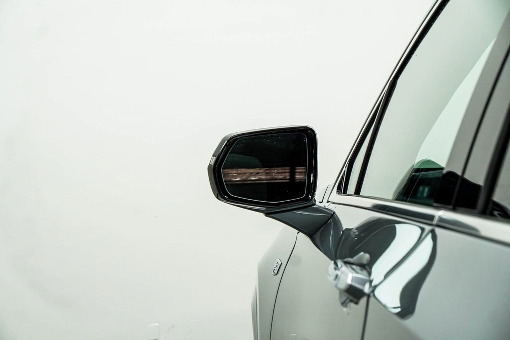 Used 2025 Cadillac XT6 Premium Luxury image 14