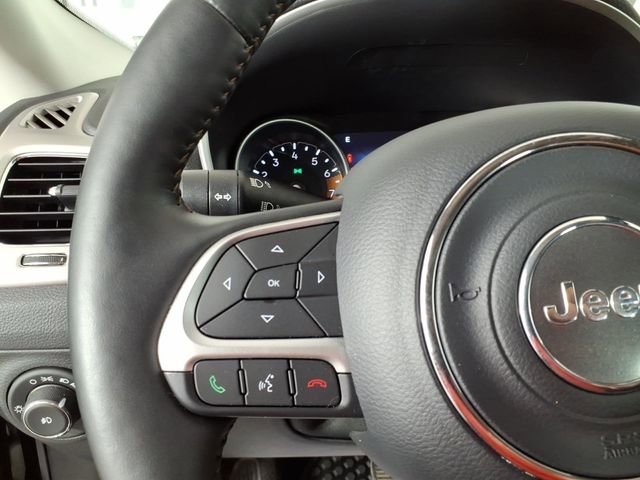 Used 2018 Jeep Compass Latitude w/ Popular Equipment Group AWD/4WD image 17