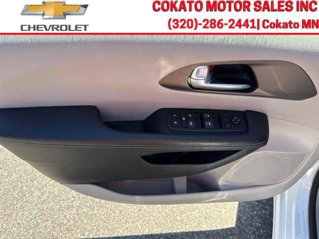 Used 2024 Chrysler Voyager LX FWD image 17