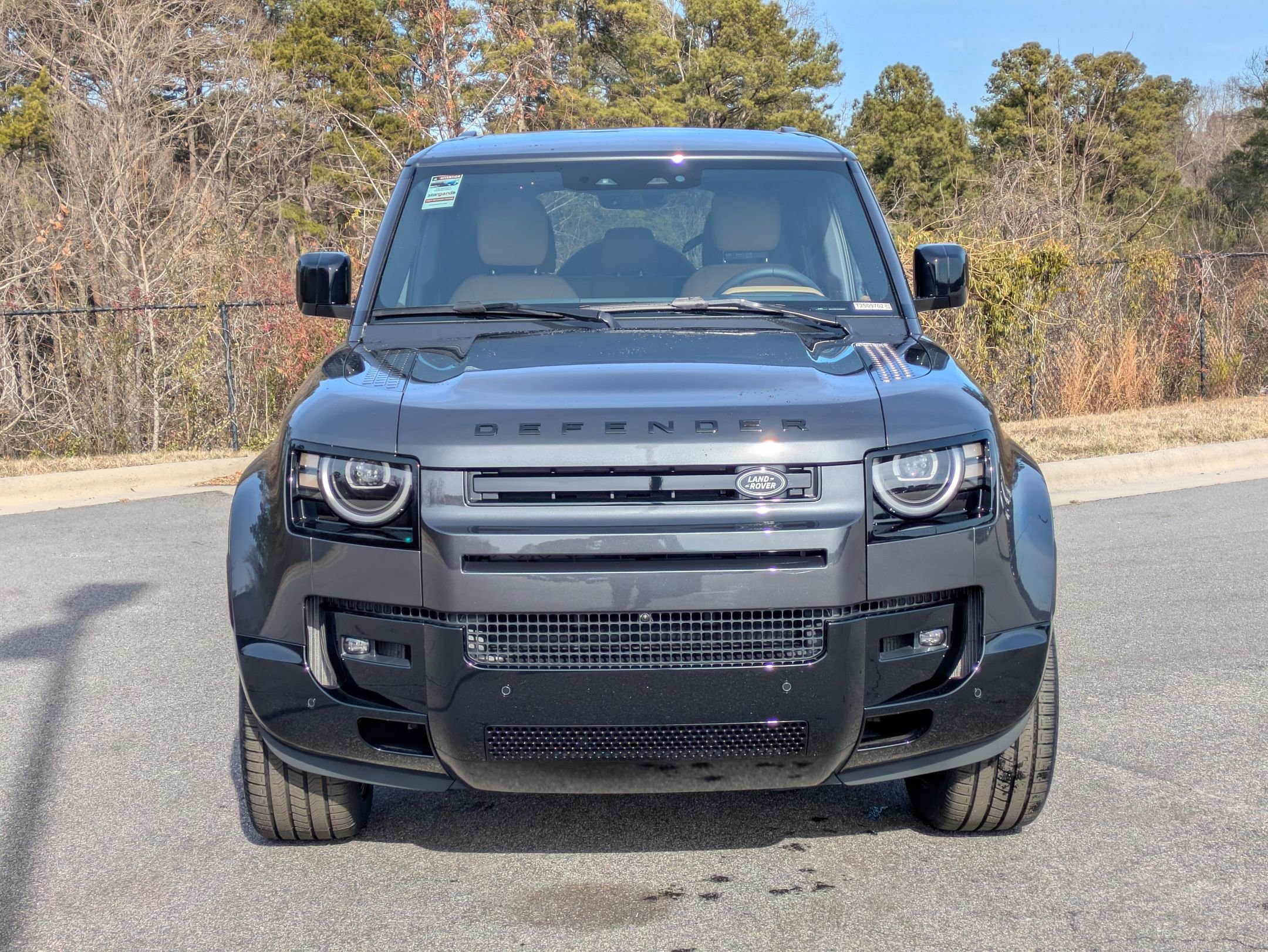 New 2026 Land Rover Defender 110 X-Dynamic SE image 2