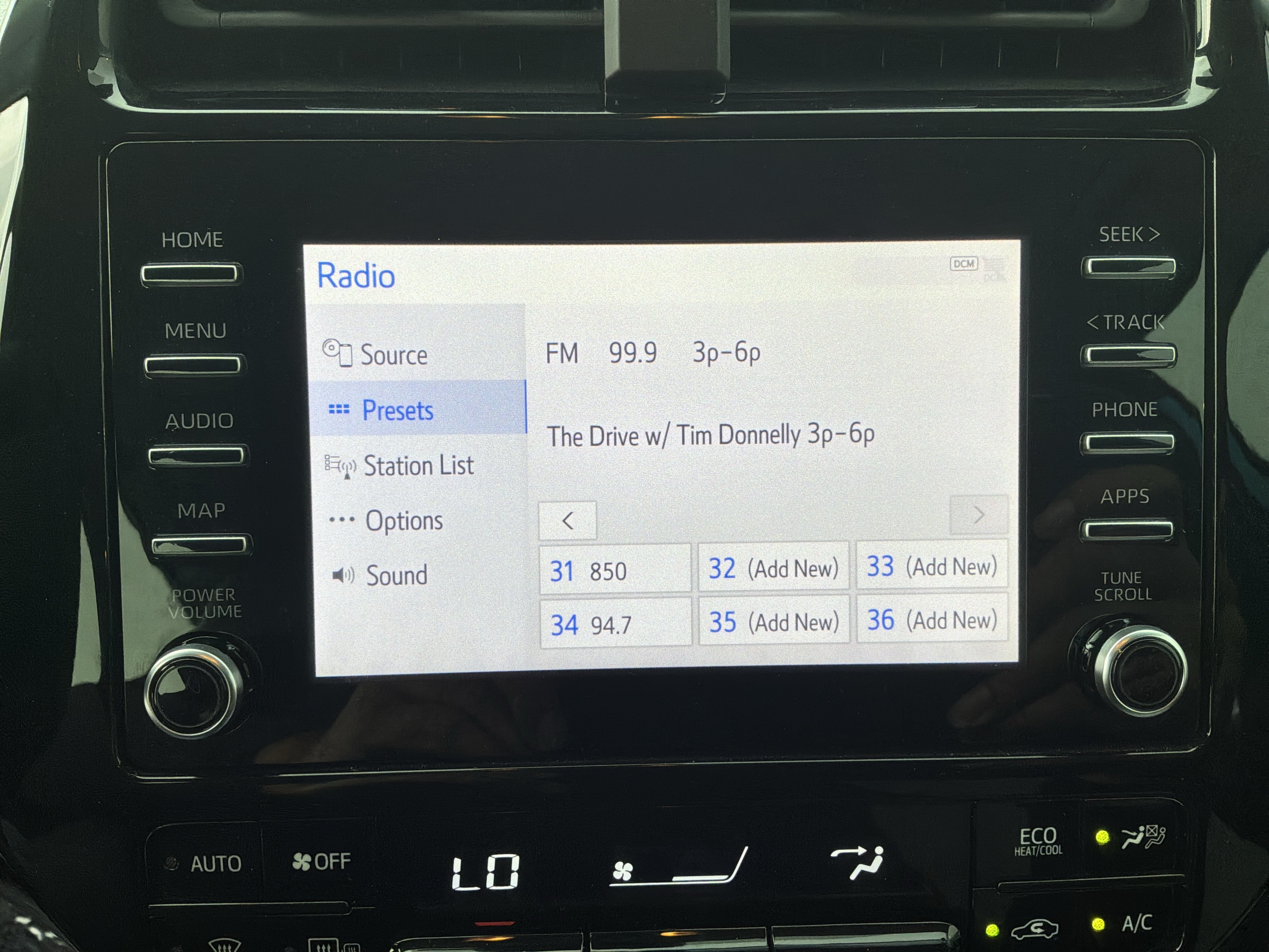 Used 2020 Toyota Prius LE AWD/4WD image 23