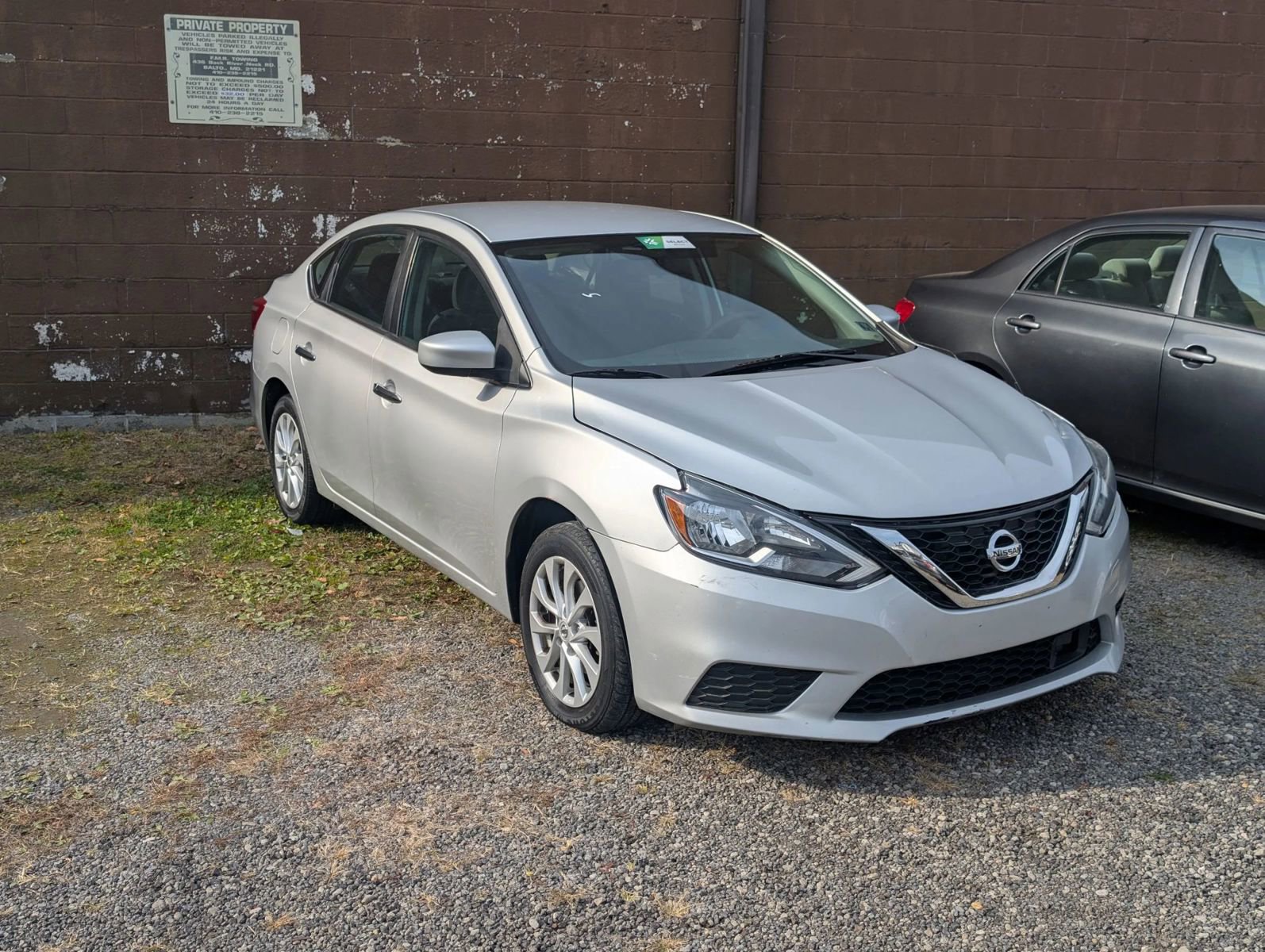 Used 2018 Nissan Sentra SV image 2